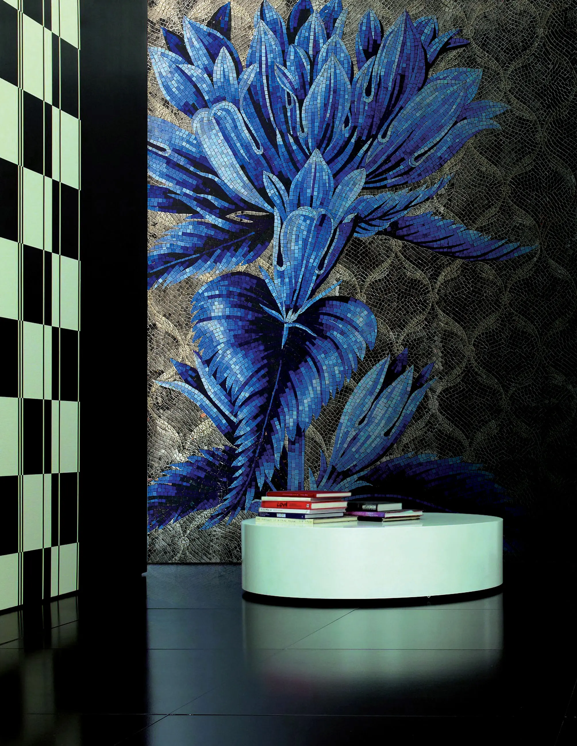 Dining room with an elegant green rose mosaic, made with our artisanal inlay technique.